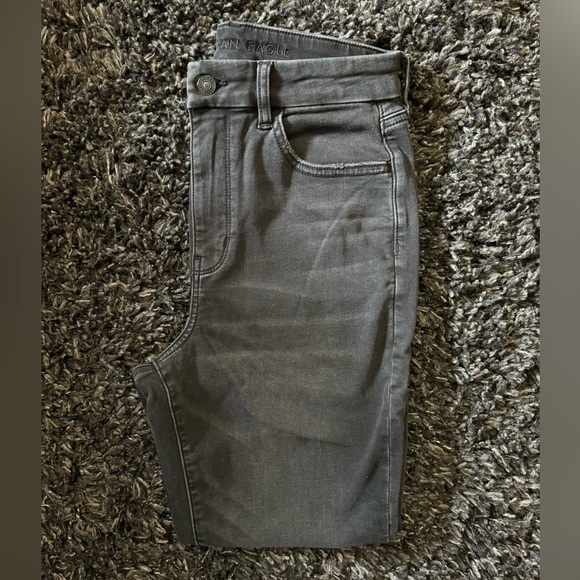 AE Size 8 Regular Length. High-waisted Mom Jean. Soft black. - Picture 6 of 7